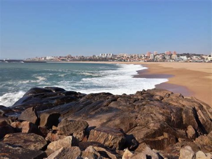 17 Best Beaches in Porto, Portugal