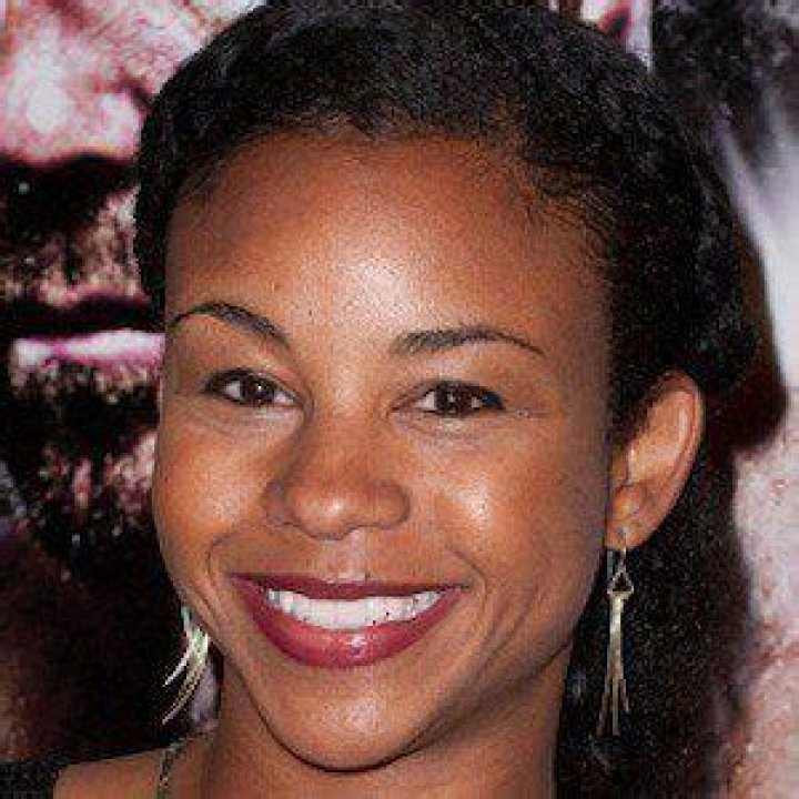 Aasha Davis - Age, Family, Bio