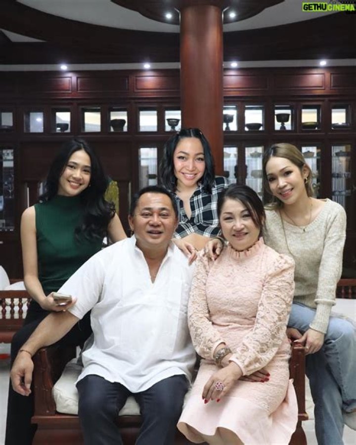 Ae Southammavong - Age, Family, Bio