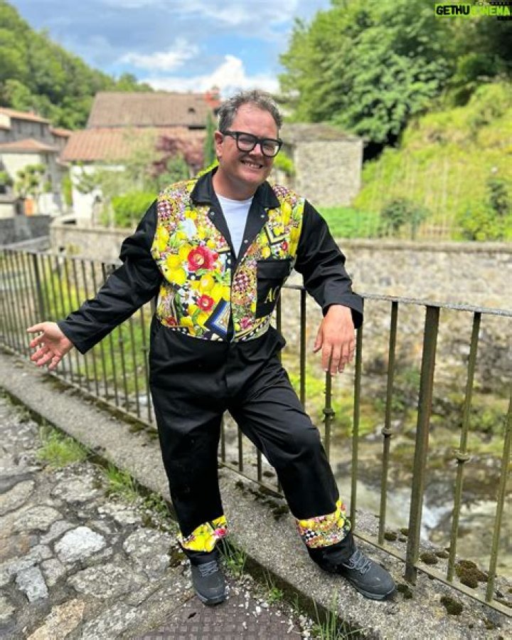 Alan Carr Bio (Wiki) 