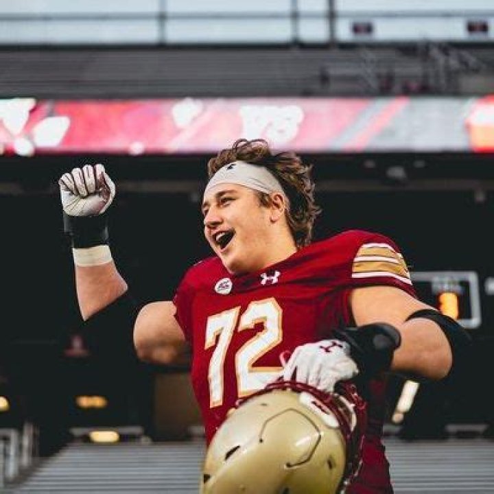 Alec Lindstrom - Age, Family, Bio