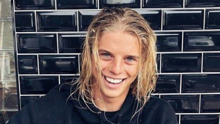 Alex Hayes - Age, Family, Bio