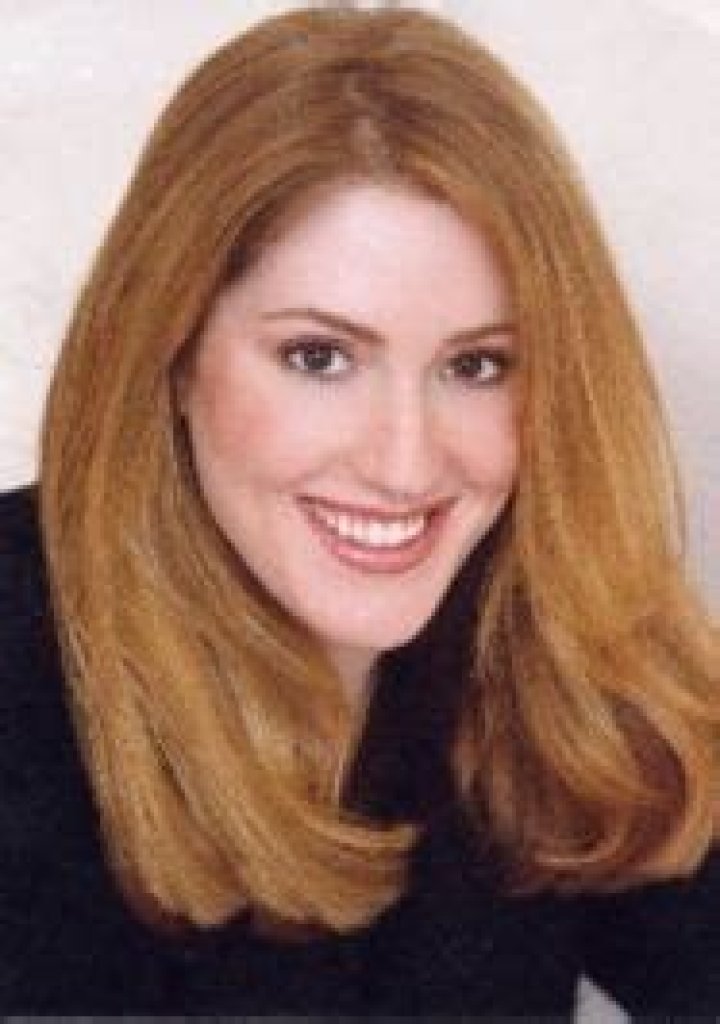 Amanda Brown (Novelist) - Age, Family, Bio