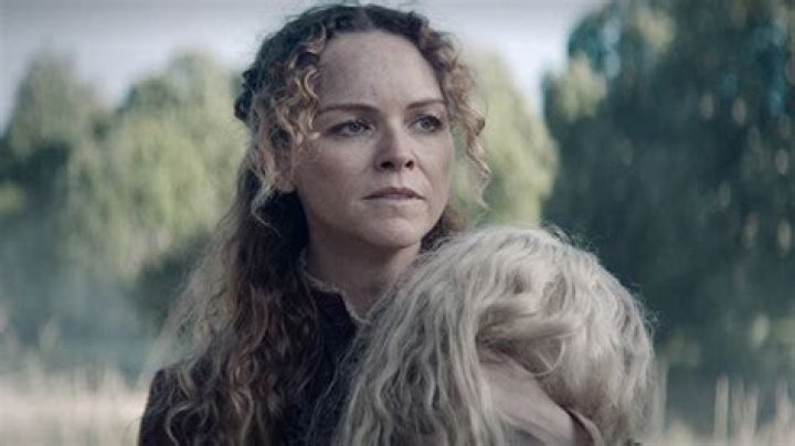 Anna-Louise Plowman Bio (Wiki) 