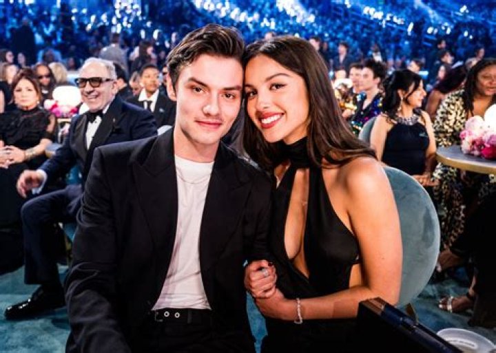 Are Lulu Everly And Louis Partridge Dating? Age Difference And Net Worth