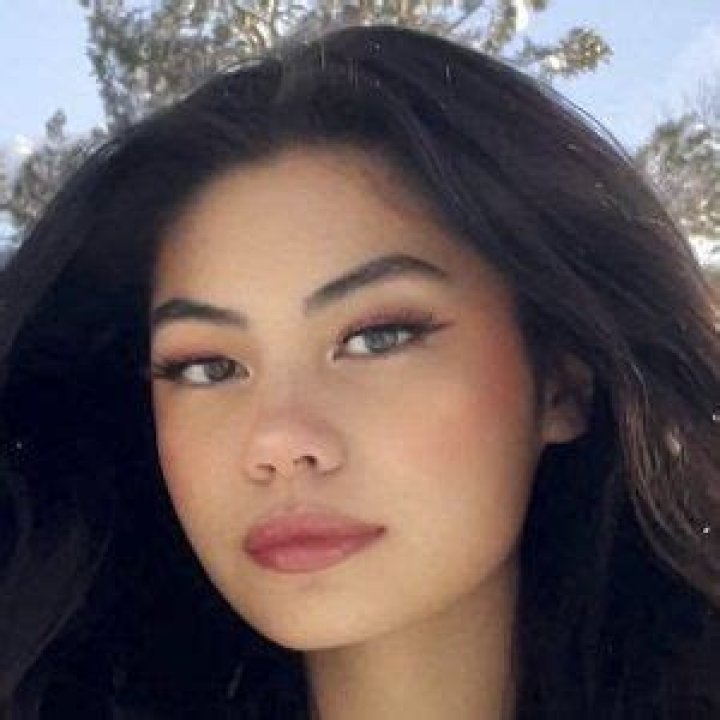 Arwen Celis - Age, Family, Bio