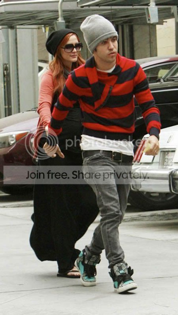 Ashlee Simpson and Pete Wentz have “White Trash” themed party