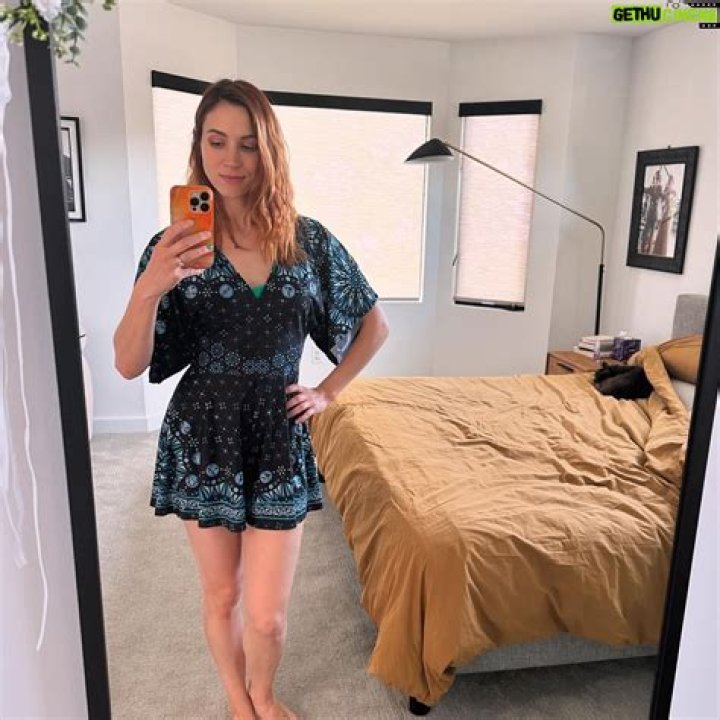 Becca Scott - Age, Family, Bio
