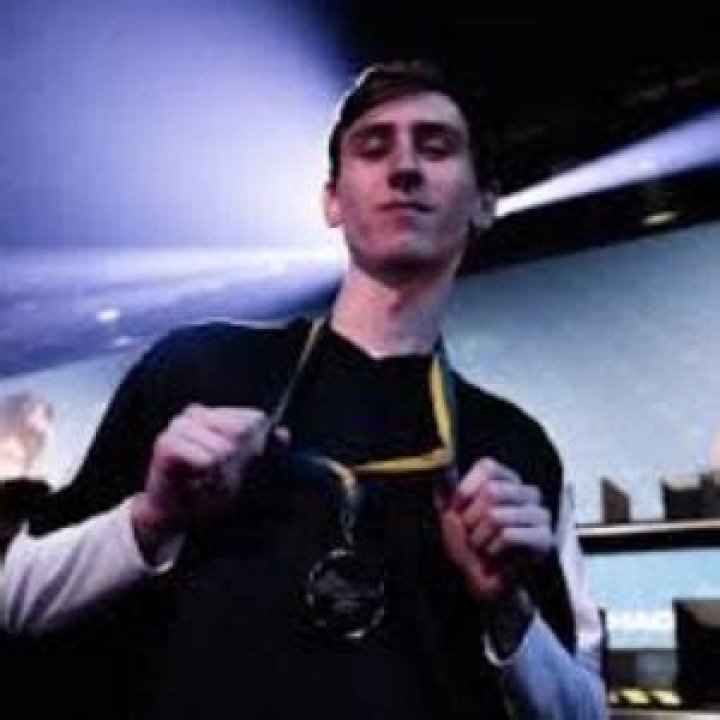 Bizzle (eSports Player) - Age, Family, Bio