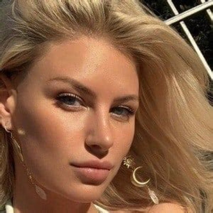 Briana Jungwirth - Age, Family, Bio
