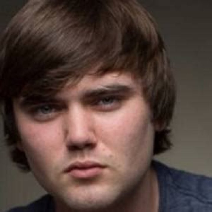 Cameron Bright - Age, Family, Bio