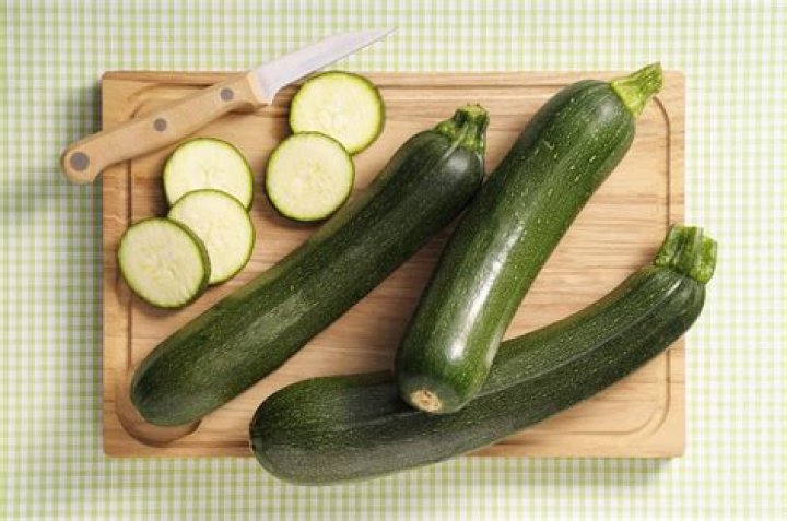 Can you eat large zucchini seeds?