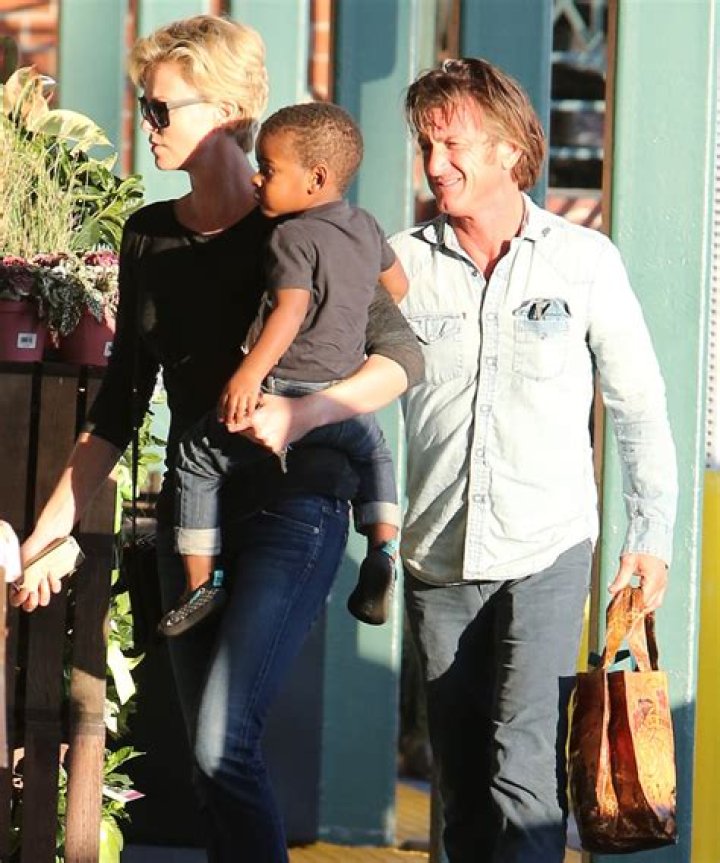Charlize Theron’s mom wants her to break it off with ‘womanizer’ Sean Penn
