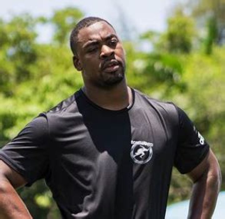 Chris Jones Bio (Wiki) 