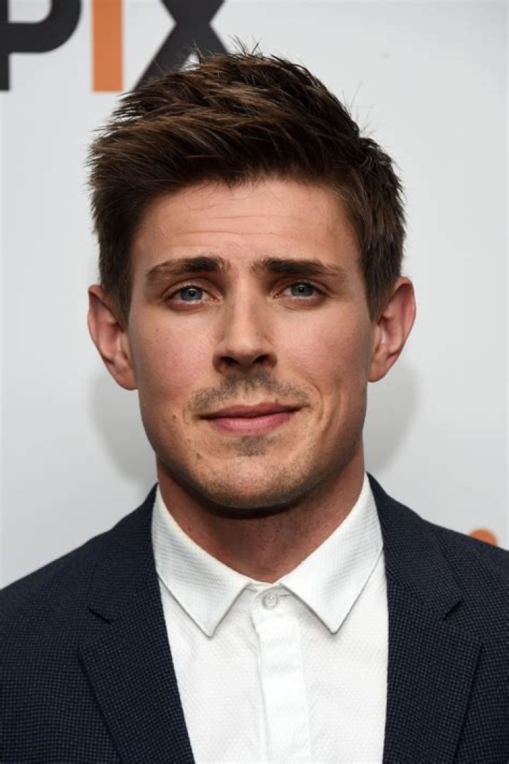 Chris Lowell Bio (Wiki) 