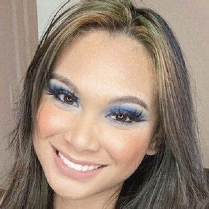 Claire Hesser - Age, Family, Bio