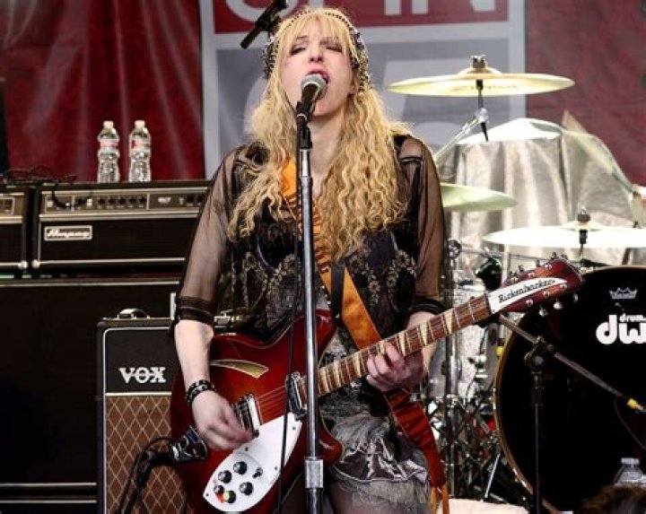 Courtney Love Bio (Wiki) 