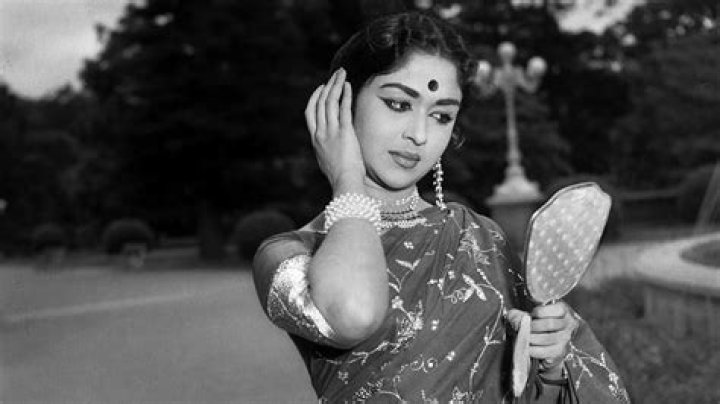 DeVi - Age, Family, Bio
