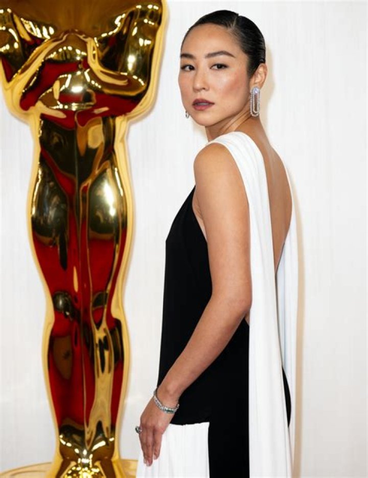Did Greta Lee have the best Loewe look at the 2024 Oscars?