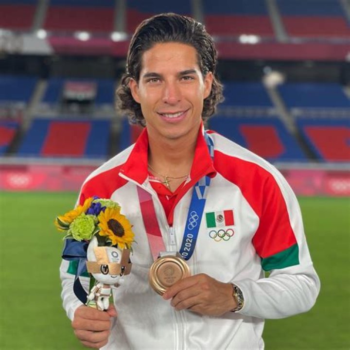 Diego Laínez - Age, Family, Bio