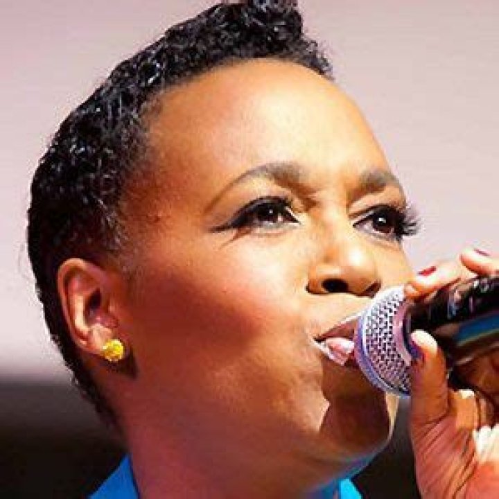 Dionne Farris - Age, Family, Bio