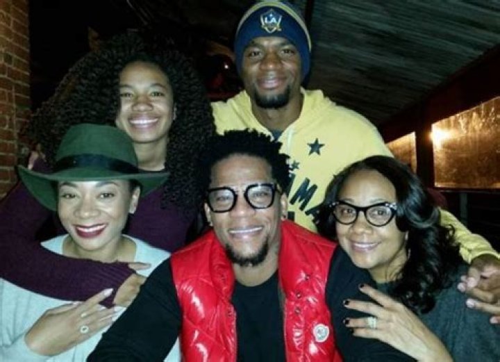 DL Hughley - Age, Family, Bio