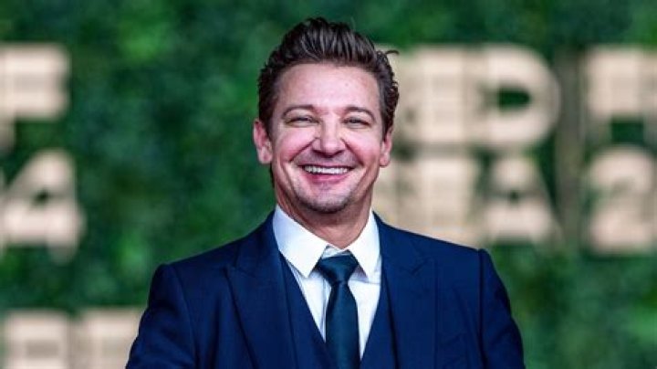 E!: Jeremy Renner’s ‘main priority is the baby & he will fight for full custody’