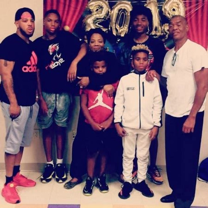 EJ King - Age, Family, Bio
