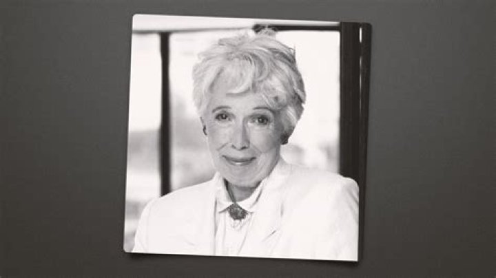 Elizabeth Hoffman - Trivia, Family, Bio