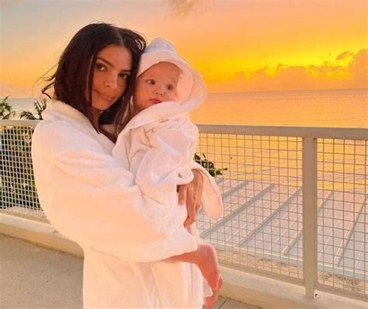 Emily Ratajkowski - Age, Family, Bio