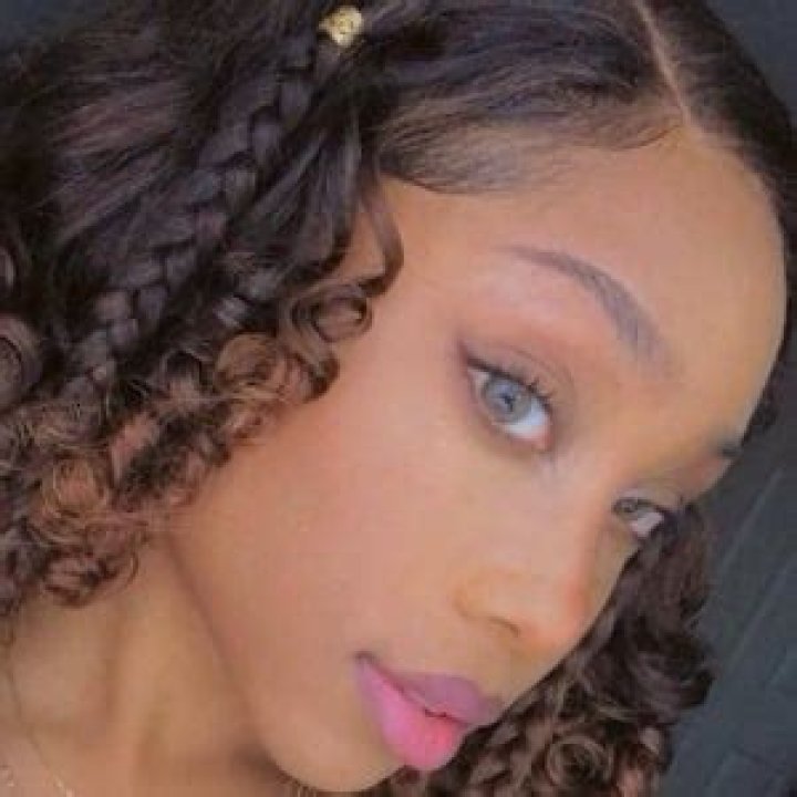 Euina - Age, Family, Bio