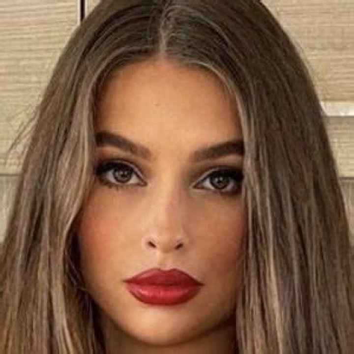 Eva Savagiou - Age, Family, Bio