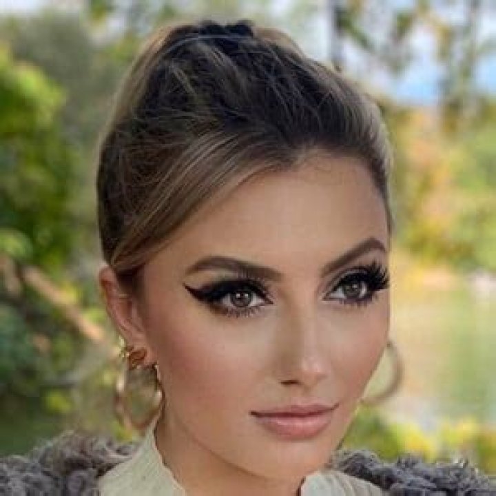 Francesca Curran - Age, Family, Bio