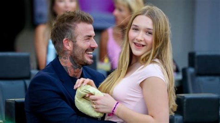 Harper Beckham got a new Anna Wintour-esque bob & bangs haircut