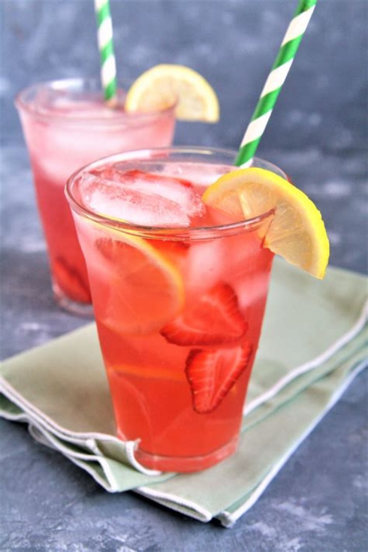 How much caffeine is in strawberry acai lemonade?