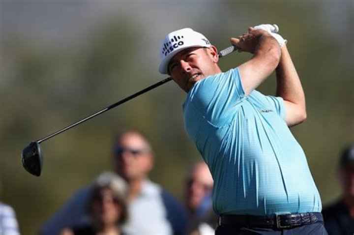 How much does Chez Reavie weigh?