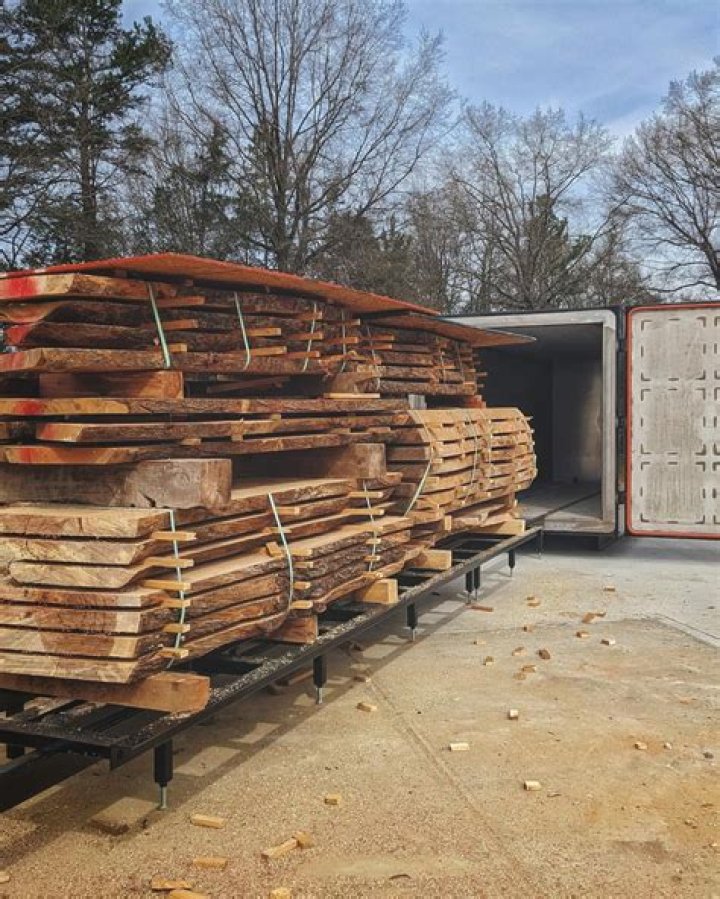 How much does it cost to kiln dry lumber?