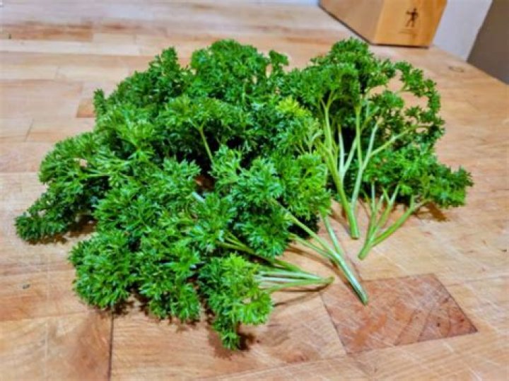 How much is a bunch of chopped parsley?