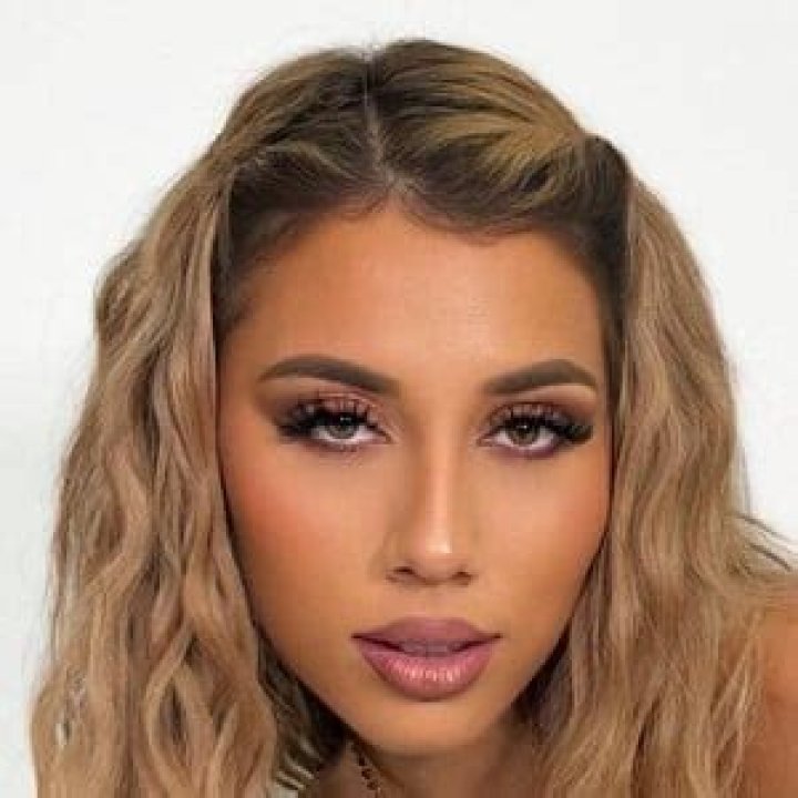 Iamcelys - Age, Family, Bio