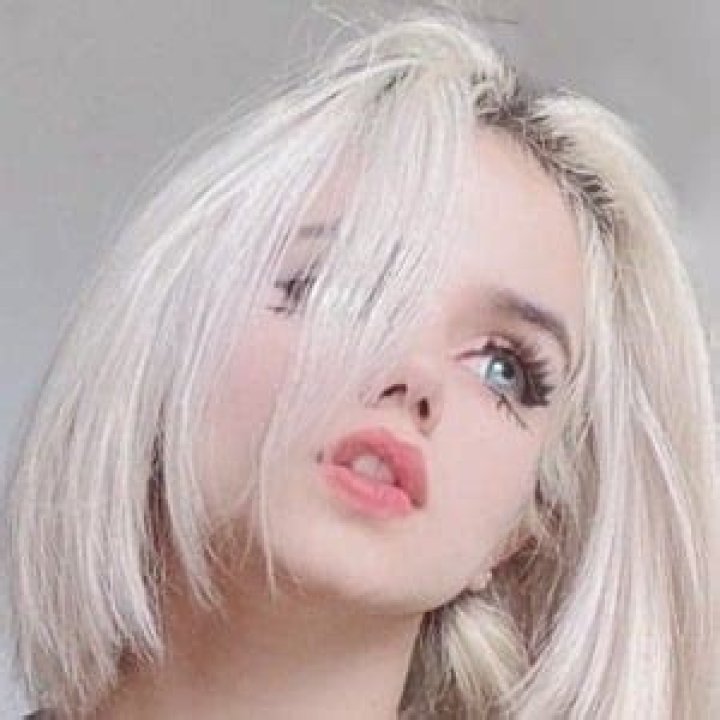indiskovar - Age, Family, Bio