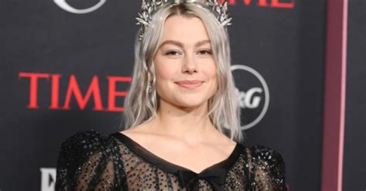 Is Phoebe Bridgers a lesbian?