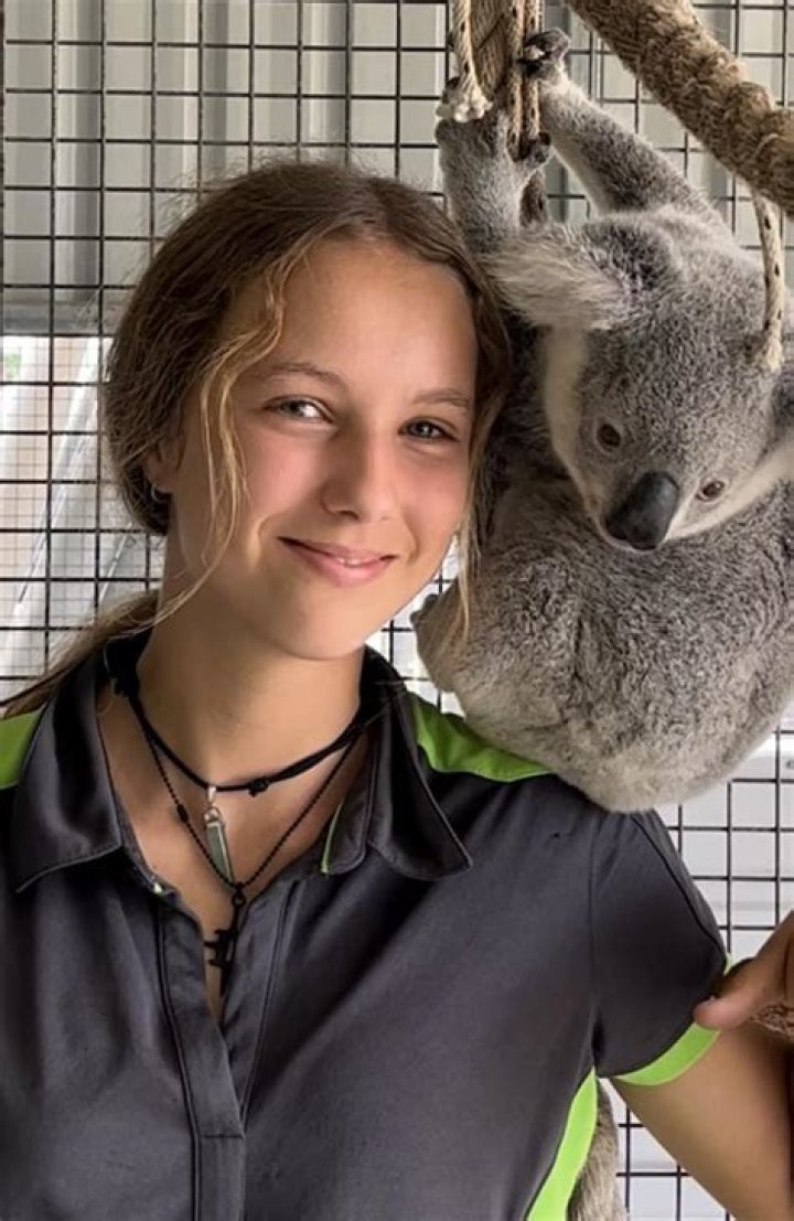 Izzy Bee - Age, Family, Bio