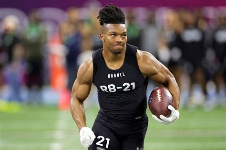 
Jaylon Robinson Height, Weight, Net Worth, Age, Birthday, Wikipedia, Who, Nationality, Biography 