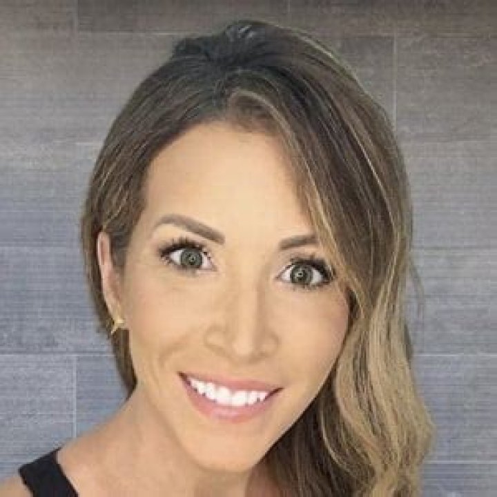 Jen de Oliveira - Age, Family, Bio
