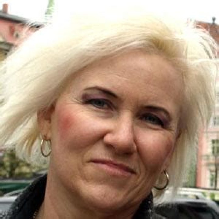 Jennifer Batten - Age, Family, Bio