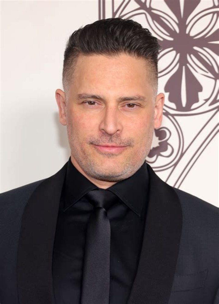 Joe Manganiello is going beard-free for the lockdown: is it better or worse?