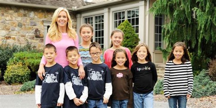 Jon Gosselin cries poor, Kate sneers that she dropped child support requirements in April
