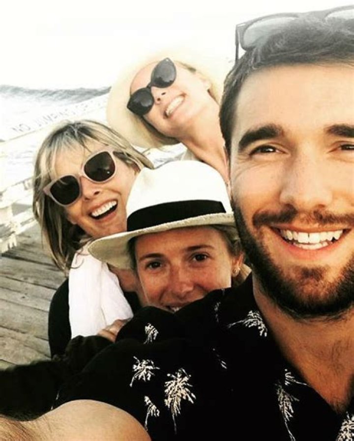 Josh Bowman - Age, Family, Bio