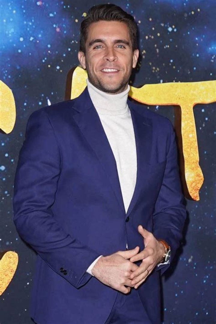 Josh Segarra Bio (Wiki) 