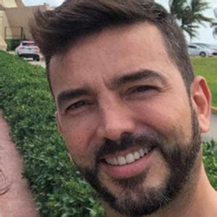 Juan Manuel Cortés - Age, Family, Bio